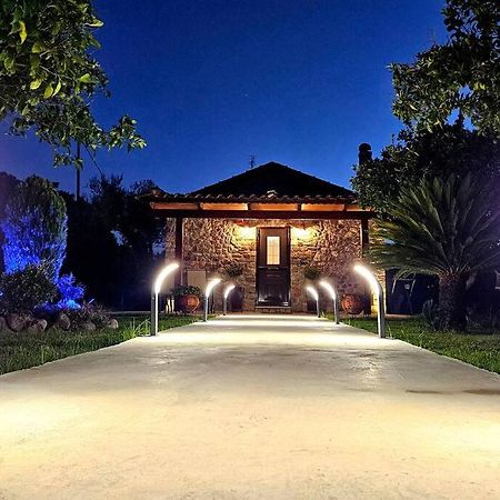 Villa Patras Stonehouse With Large Yard - Πέτρινο Σπίτι Με Αυλή à Paralía Extérieur photo